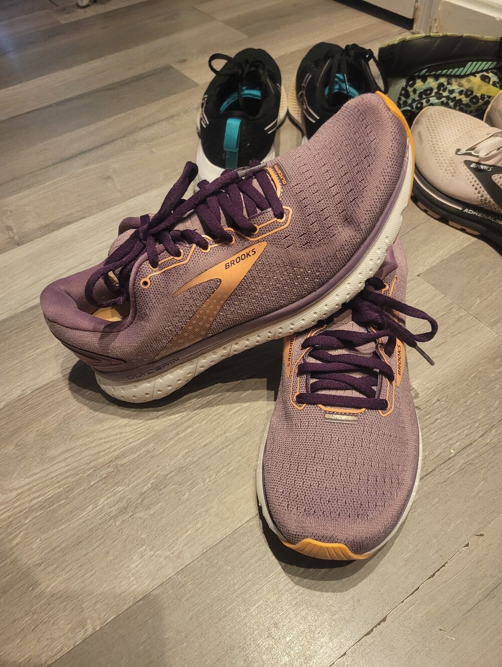 Brooks Glycerin 18 Women's Running Shoes in Purple and Gold Size 11